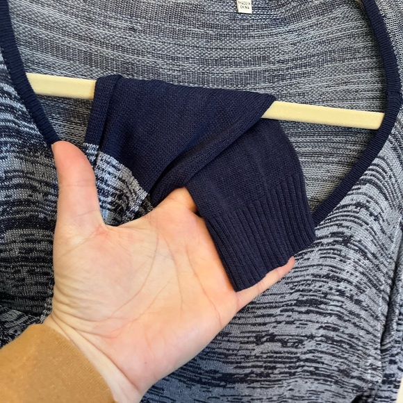 Blue and white zipper accent light weight top. - Picture 3 of 5